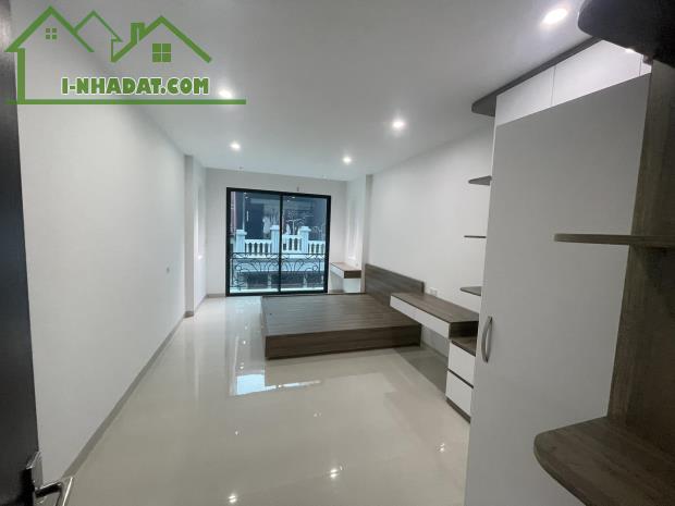 Cực hiếm , nhà đất Cổ Nhuế , DT 36m, 5 tầng , ôtô kinh doanh, giá cực rẻ chỉ 8 tỷ hơn xíu