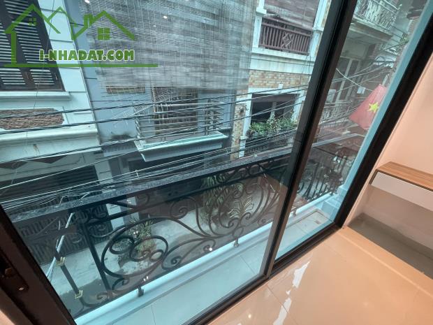 Cực hiếm , nhà đất Cổ Nhuế , DT 36m, 5 tầng , ôtô kinh doanh, giá cực rẻ chỉ 8 tỷ hơn xíu - 2