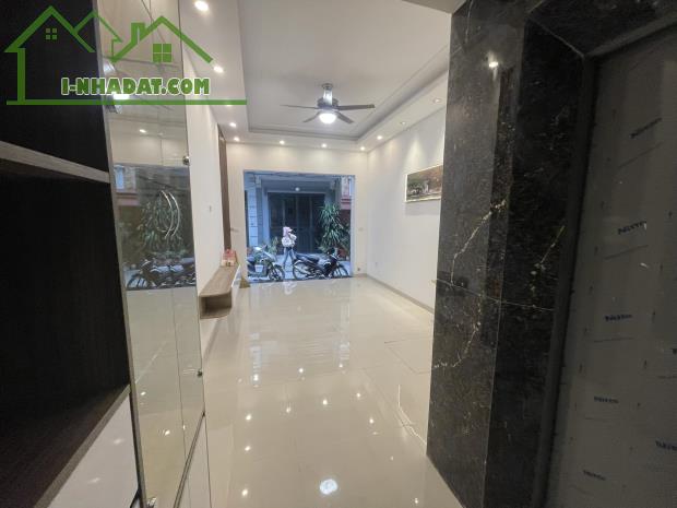 Cực hiếm , nhà đất Cổ Nhuế , DT 36m, 5 tầng , ôtô kinh doanh, giá cực rẻ chỉ 8 tỷ hơn xíu - 4