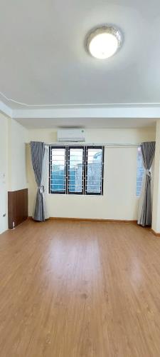 Cần Bán Gấp Căn Nhà Ở Chiến Thắng La Khê HĐ,Ô Tô Đỗ Gần.Gía 5.8 Tỷ Có TL