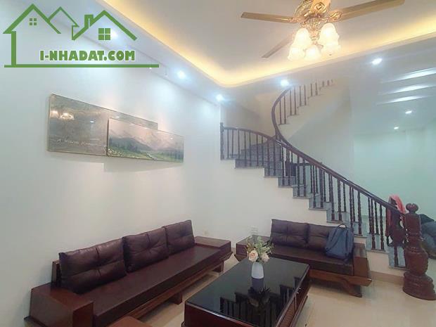 Nhà Việt Hưng tự xây chắc cốp - 56m - 4 ngủ - Ô tô đỗ vô tư - Chỉ 7 tỷ nhỏ - 1