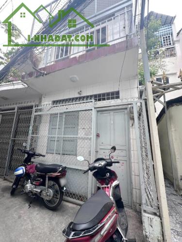 Nhà cách chỗ xe hơi quay đầu 10m hẻm 137 Âu Dương Lân P3Q8 - 3