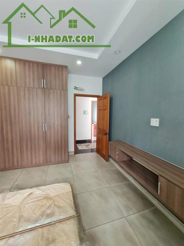 Nhà cho thuê quận 9, KDC cao cấp, DTSD 155m2, full nội thất, 3 tầng, 3 PN, giá 14tr có TL