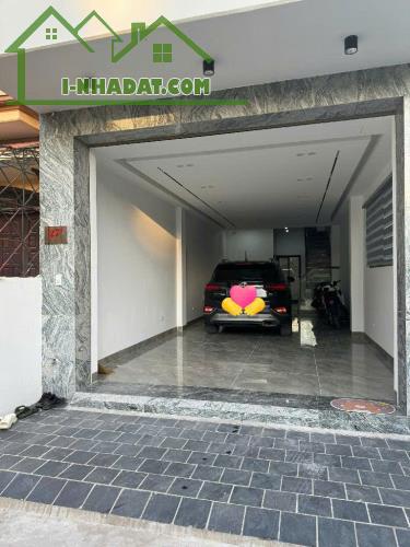 Bán nhà Nguyễn Văn Cừ lô góc ô tô vào 7 tầng thang máy giá 15 tỷ 8. - 5