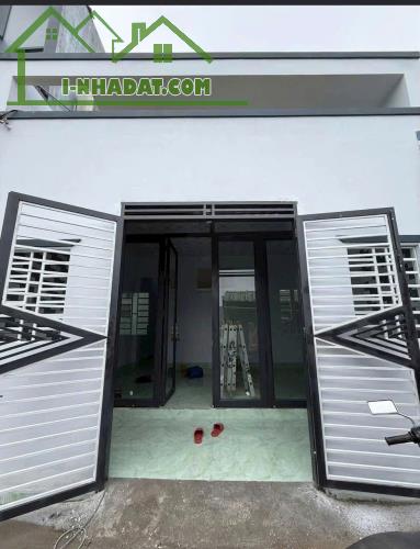 CẦN BÁN GẤP NHÀ CẤP 4 MỚI XÂY VÔ Ở NGAY, DT 5X12 GIÁ 1TY050, SHR SANG TÊN CC NGAY