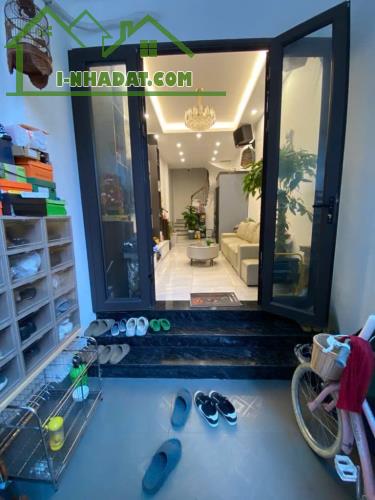 Bán nhà mặt ngõ phố Trần Khát Chân, gần phố Huế - ngõ thông - 35 m2 x 5 Tầng, sổ đỏ nở hậu - 3