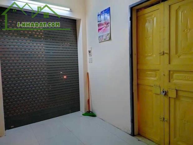 chính chủ bán nhà Ngõ 28 Văn Hương 4.5 tầng, Kinh doanh, 2PN, SĐCC. LH 0904509948 - 2