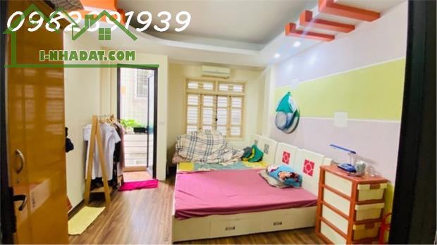 Nguyễn Ngọc Nại - ngõ thông bàn cờ - ô tô con đỗ cửa - 50m2 6,5 tỷ - 1