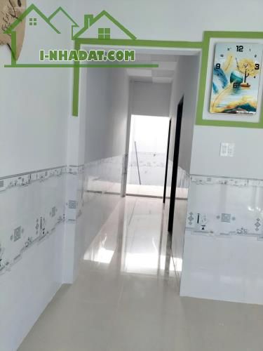 Nhà riêng bán tại Lê Thị Hồng Gấm, 680 triệu, 75m2, hàng hiếm giá tốt