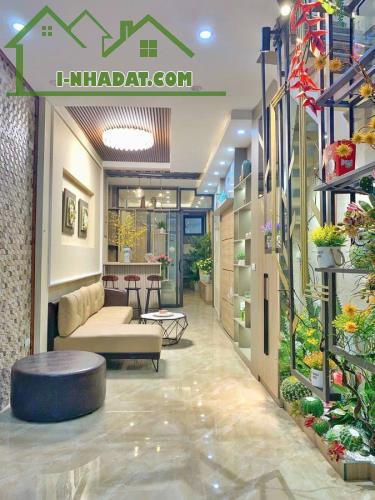 CC Cần Bán Căn 52m2 5 Tầng Nguyễn Văn Cừ 2 Thoáng, Ô Tô Đỗ Cửa Giá Đẹp 10.x Tỷ - 3
