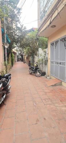 CC Cần Bán Căn 52m2 5 Tầng Nguyễn Văn Cừ 2 Thoáng, Ô Tô Đỗ Cửa Giá Đẹp 10.x Tỷ
