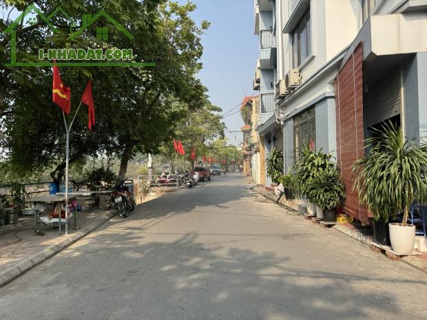 Cần tiền bán nhanh căn nhà cấp 4 DT 45,1m2, mặt chính thôn Hội, xã Cổ Bi, view hồ. - 1