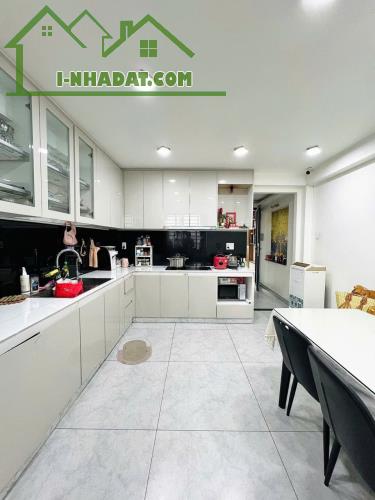 Bán nhà mặt tiền Trịnh Đình Trọng -  giao Kênh Tân Hóa, DT: 4x17m. 5 T - 4 PN, 11.9 tỷ - 2