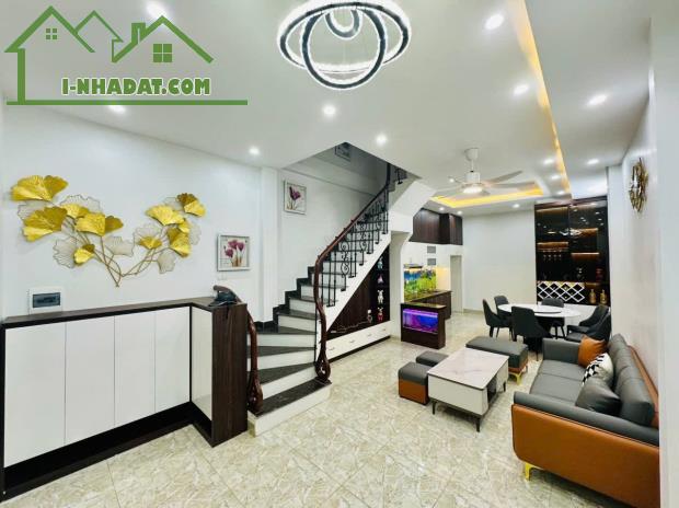 Phân lô Phương Mai, ô tô, nhà mới ở ngay, dt 46m 4 tầng 4.13m, Giá 11.2 tỷ. Lh 0796193699 - 4