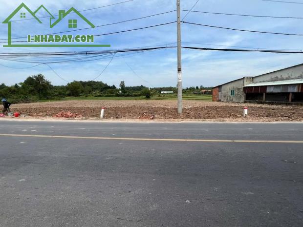 Bán sỉ 7 sổ MT NHỰA(35x35=1.225m2)có 700m2 thổ cư,SHR sổ sẳn ,giữa 3kcn,2TP 280 triệu/s