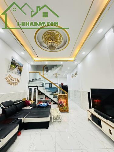 Ở NGAY! Bán Nhà Đẹp 5 Tầng Xe Hơi Thông Sư Vạn Hạnh, 41m2, 8.2 Tỷ TL