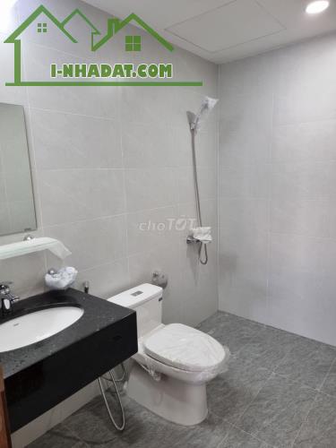 Cho thuê căn hộ 3P ngủ, 2WC DT 92,6m2 Tòa nhà Geleximco 897 Giải Phóng - 4