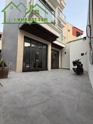 Bán nhà Việt Hưng - Long Biên 31m 5tầng Mặt Tiền 3,1m Giá 5,65tỷ