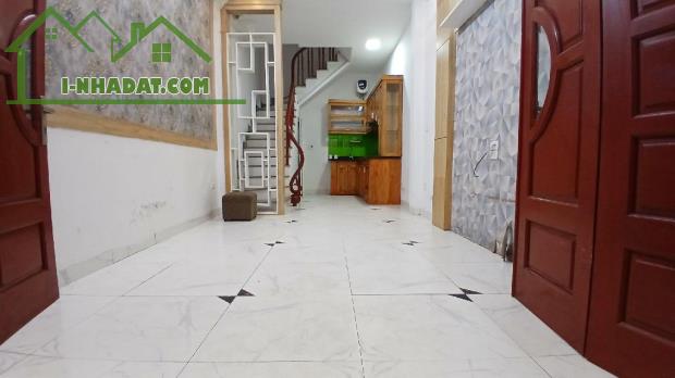 BÁN NHÀ NGÕ 143 NGUYỄN CHÍNH –30M – 5 TẦNG - FULL CÔNG NĂNG – GẦN Ô TÔ - 4