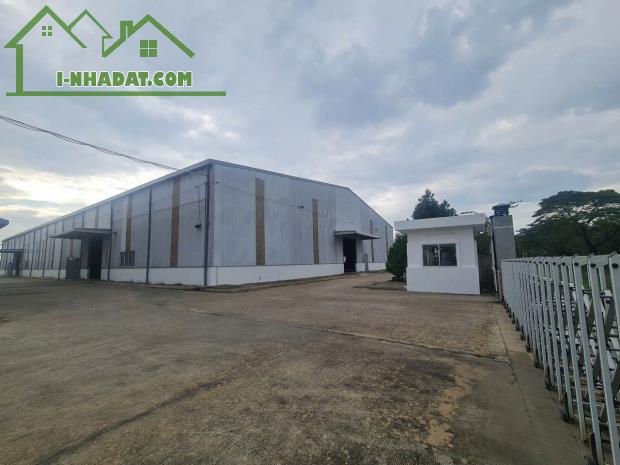 Cho Thuê Nhà Xưởng trong KCN Long An Tổng DT Đất: 10.000m2 • DT 2 Xưởng: 6700m2 - 2