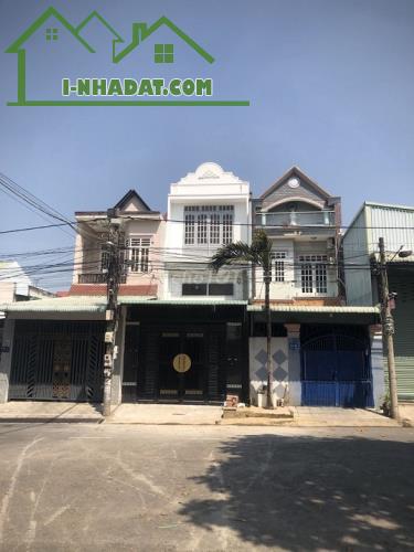 Bán nhà 3 tầng khu Quân đoàn 4, tp Biên Hoà, sân đậu xe 12 chỗ