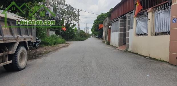Chính chủ gửi Bán Đất Giang Biên, lô góc, ngõ ô tô, DT 42m, MT 4.3m, giá hơn 3 tỷ