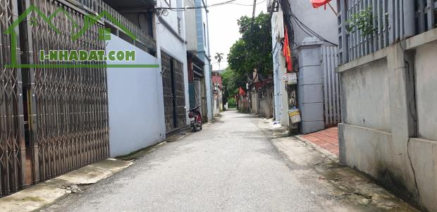 Chính chủ gửi Bán Đất Giang Biên, lô góc, ngõ ô tô, DT 42m, MT 4.3m, giá hơn 3 tỷ - 1