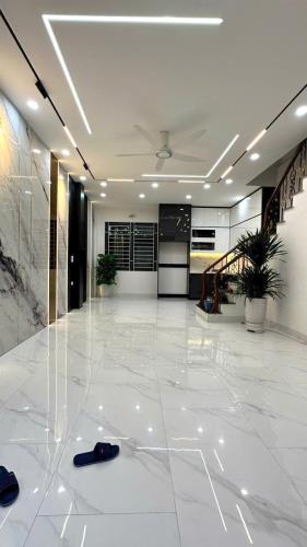 Bán nhà ngõ 203 Kim Ngưu DT 72m2x5T thang máy full nội thất - 2