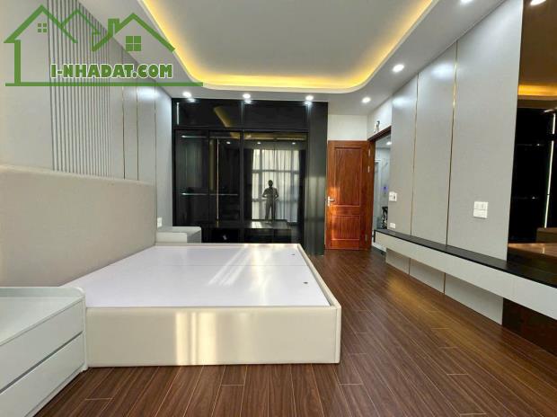 Bán nhà ngõ 203 Kim Ngưu DT 72m2x5T thang máy full nội thất