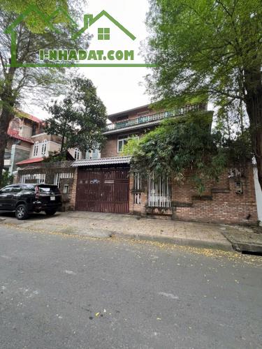 Bán gấp lô đất 2MT khu biệt thự Bình Lợi, DT:18x18, P13, Bình Thạnh.