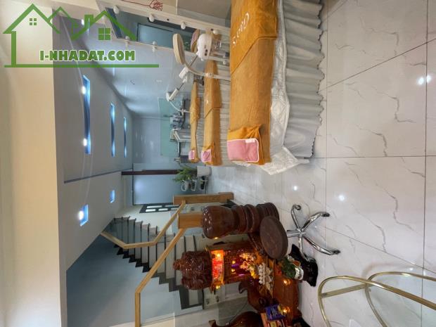 Chính chủ bán gấp, Thích Quảng Đức HXH đỗ cửa 41m2, ngang 4,4m, 4,3 tỷ