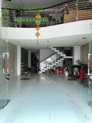Mặt tiền đường số chợ Bình Điền 5x20 đúc 5 tầng chỉ 9 tỷ