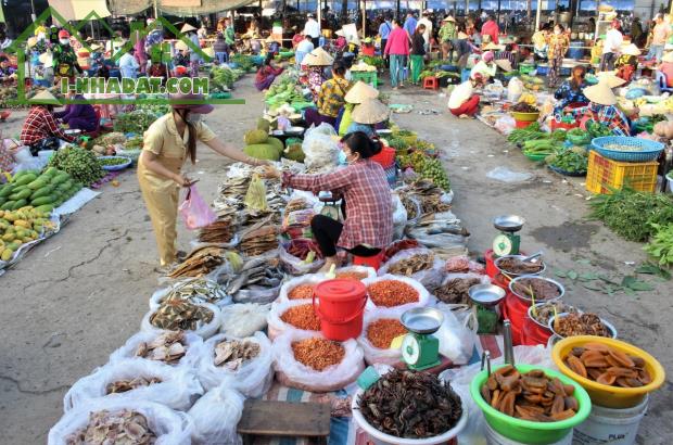 Bán lô sát ngay MT nhựa 16m, giá 480tr 250m2 sổ hồng riêng,gần trường chợ Bình Phước - 4