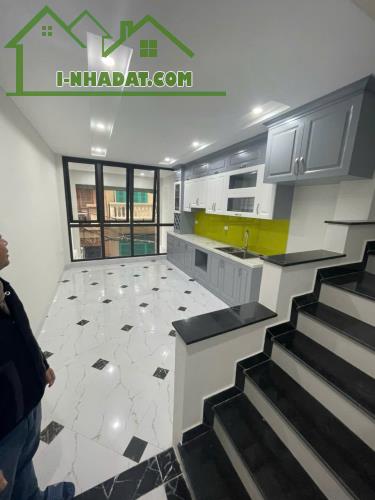 Siêu vip bán nhà Phố Nguyễn Cảnh Dị, Hoàng Mai, 7 tầng x 40m2, Thang máy, 15m ra ô tô, - 2