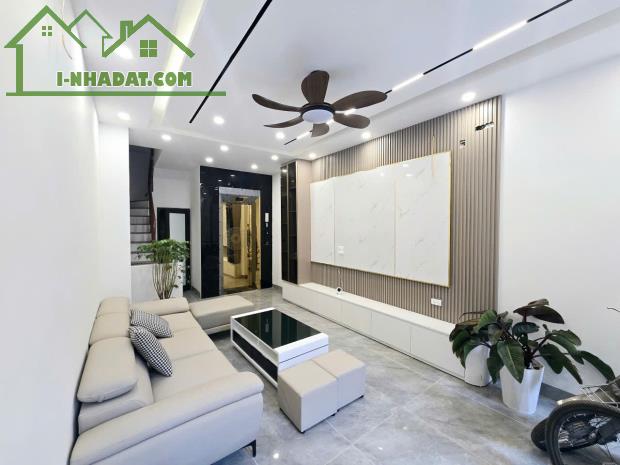 NGỌC THỤY - DÂN XÂY- 40M - HƠN 7 TỶ Ô TÔ TRÁNH - PHÂN LÔ, 2 THOÁNG - DÂN TRÍ TỐT - 4