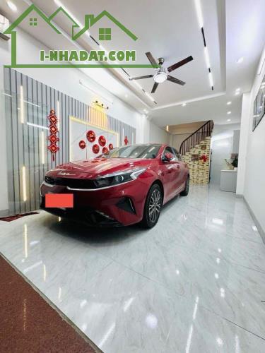 Bán Nhà Nguyễn Văn Cừ, mặt ngõ thông, gara ô tô