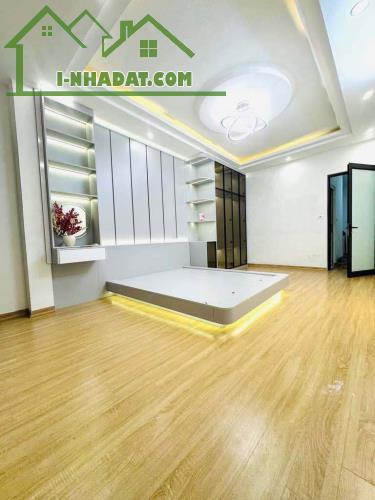 Bán Nhà Nguyễn Văn Cừ, mặt ngõ thông, gara ô tô - 1