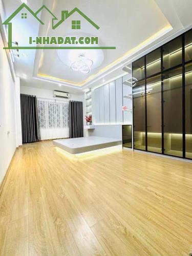 Bán Nhà Nguyễn Văn Cừ, mặt ngõ thông, gara ô tô - 2