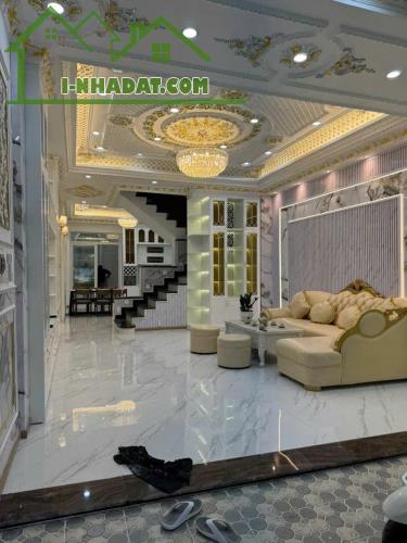 Đi nước ngoài định cư bán gấp nhà ở mặt tiền đường Võ Văn Ngân, Linh Chiểu, Thủ Đức, giá 3 - 4