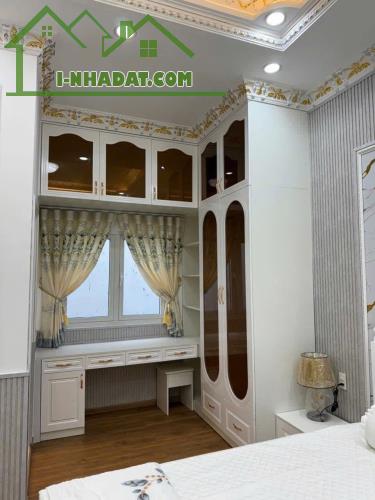 Đi nước ngoài định cư bán gấp nhà ở mặt tiền đường Võ Văn Ngân, Linh Chiểu, Thủ Đức, giá 3 - 1
