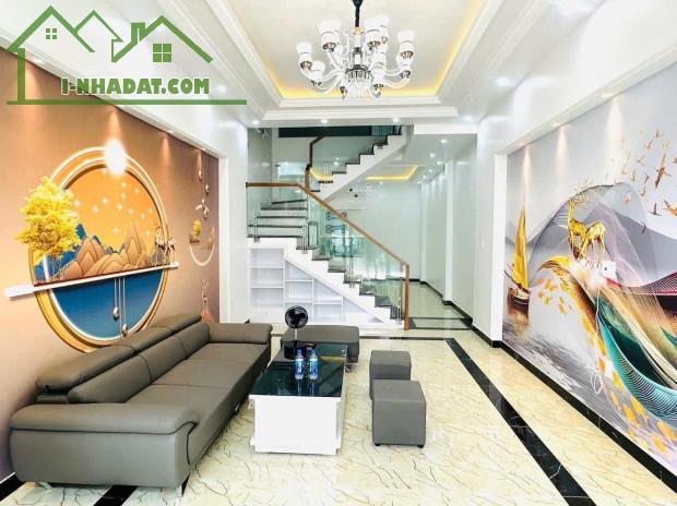 Bán nhà 4 tầng 50m2 ô tô đỗ cửa ĐẸP Sở Dầu, Hồng Bàng, Hải Phòng. 4,85 tỷ