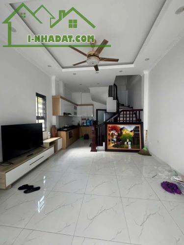Bán gấp căn 36m2 Phố Ngọc Lâm, lô góc 5 tầng Full nội thất, vài bước ra phố  7.x Tỷ - 1