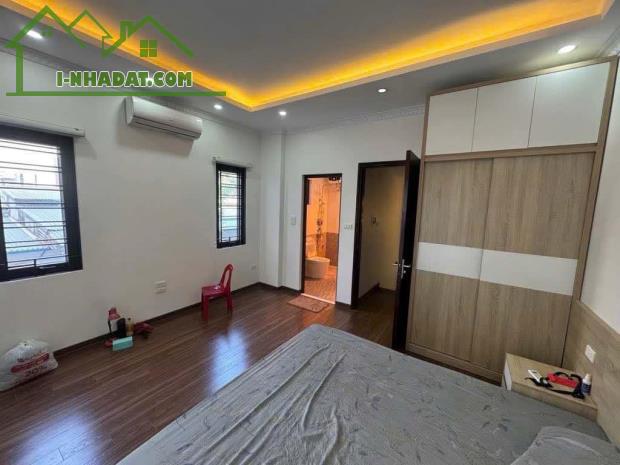 Bán gấp căn 36m2 Phố Ngọc Lâm, lô góc 5 tầng Full nội thất, vài bước ra phố  7.x Tỷ - 2