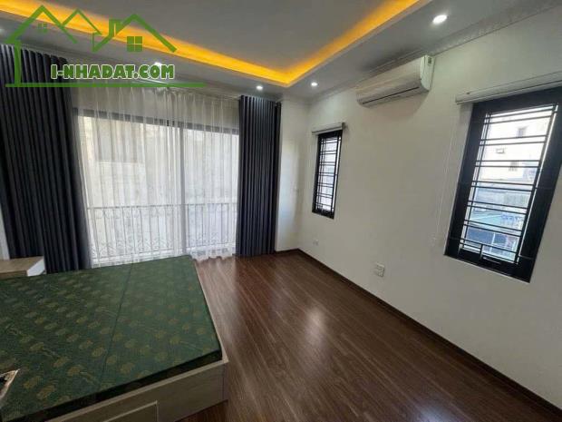 Bán gấp căn 36m2 Phố Ngọc Lâm, lô góc 5 tầng Full nội thất, vài bước ra phố  7.x Tỷ - 5