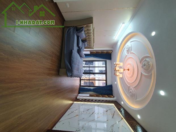NHÀ MẶT PHỐ GIÁP BÁT KINH DOANH SẦM UẤT 5 TẦNG THANG MÁY 55M2 GIÁ ĐẦU TƯ