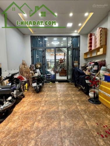Nhà vip 4 tầng 5x18m MT trục chính sát cổng KDC Hiệp Thành City