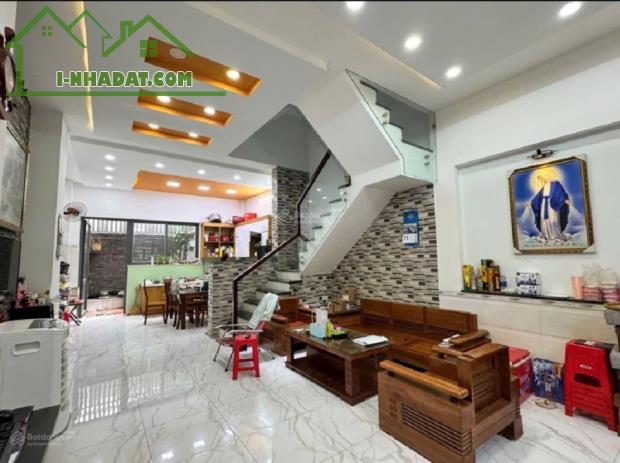 Nhà vip 4 tầng 5x18m MT trục chính sát cổng KDC Hiệp Thành City - 1
