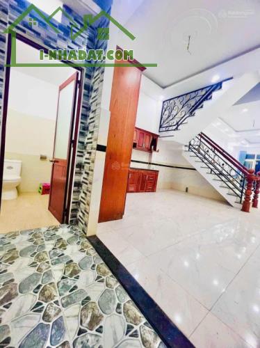 Bán nhà mặt tiền kinh doanh Trần Thị Hè Quận 12 giá rẻ 6,7 tỷ. Diện tích 85m2 (4,5x19) - 3