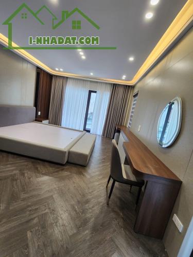 Bán Nhà Phố Nguyễn Văn Cừ 55m2 6T Lô Góc Kinh Doanh, Nhỉnh 15 Tỷ Ngõ Thông Phố Hồng Tiến