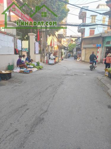 Bán đất  bát khối  long biên Mt 6m DT 90m2,giá 7.8 tỷ cần bán gấp